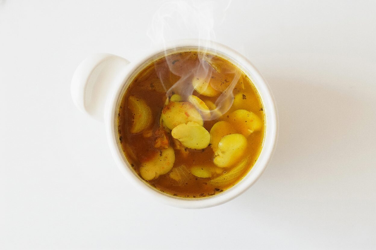 玉ねぎとバジルのカレースープ